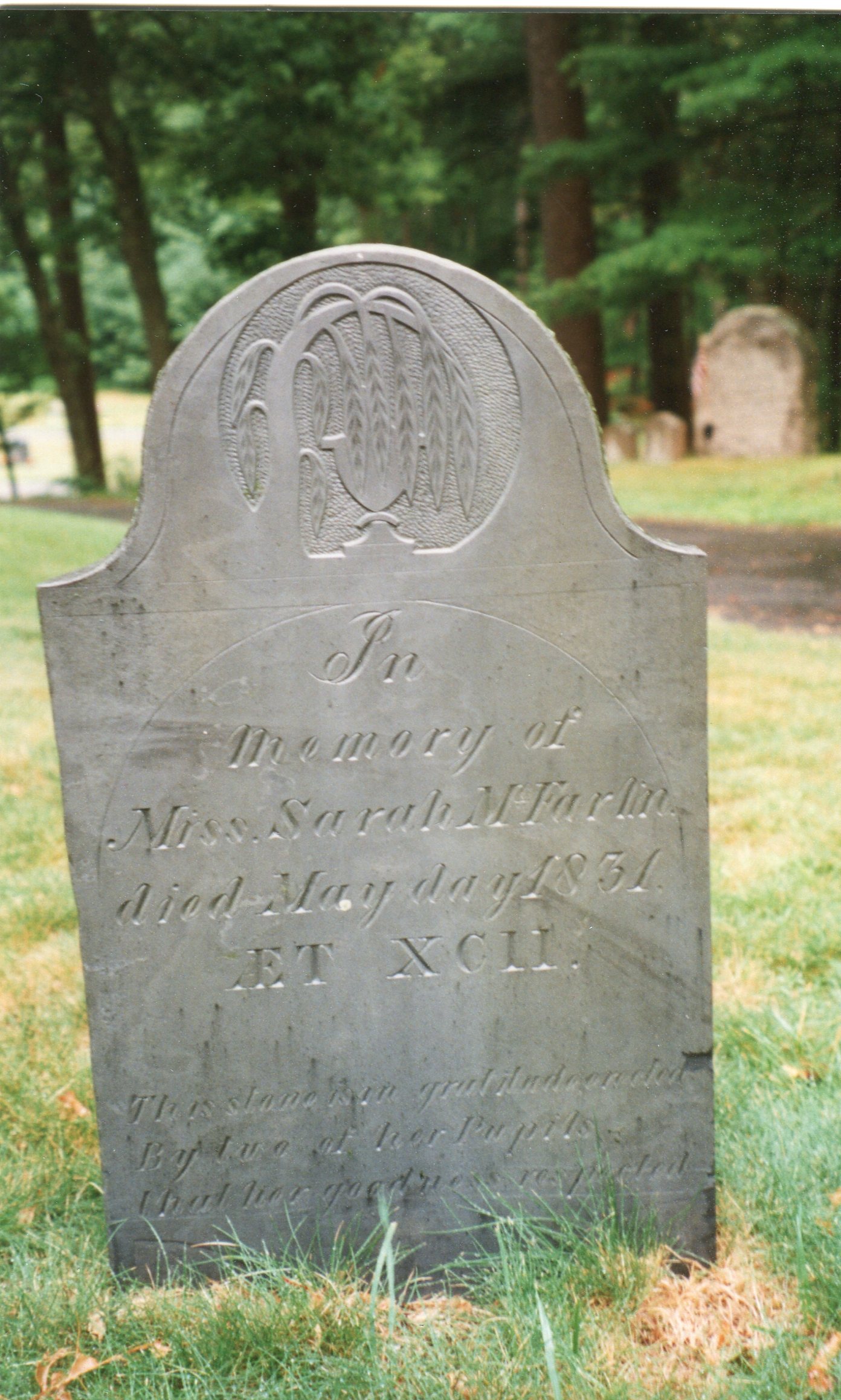 sarah mac headstone001